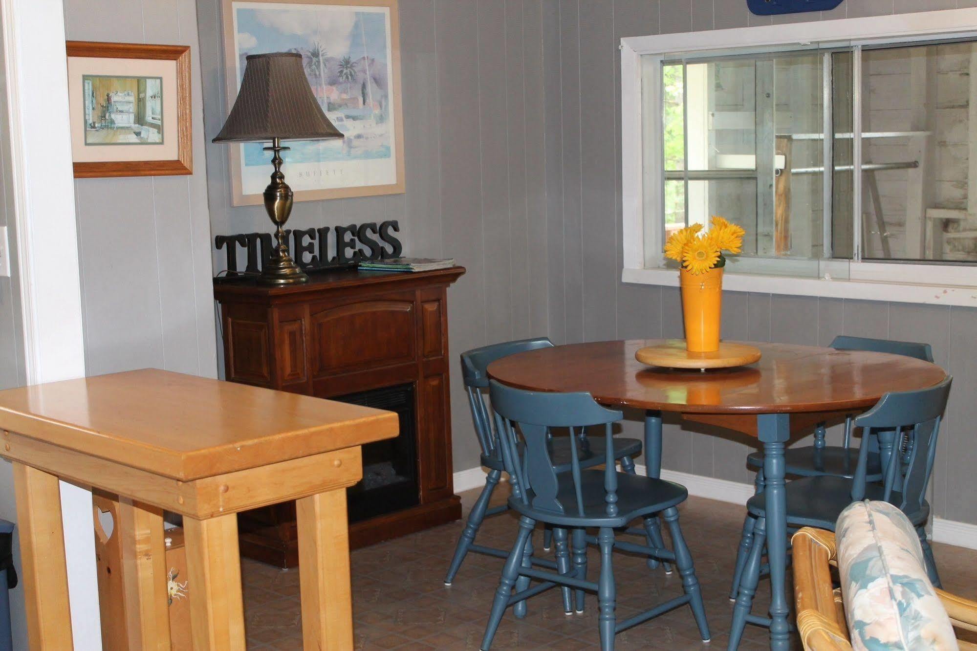 Algonquin'S Edge Resort Madawaska Ngoại thất bức ảnh